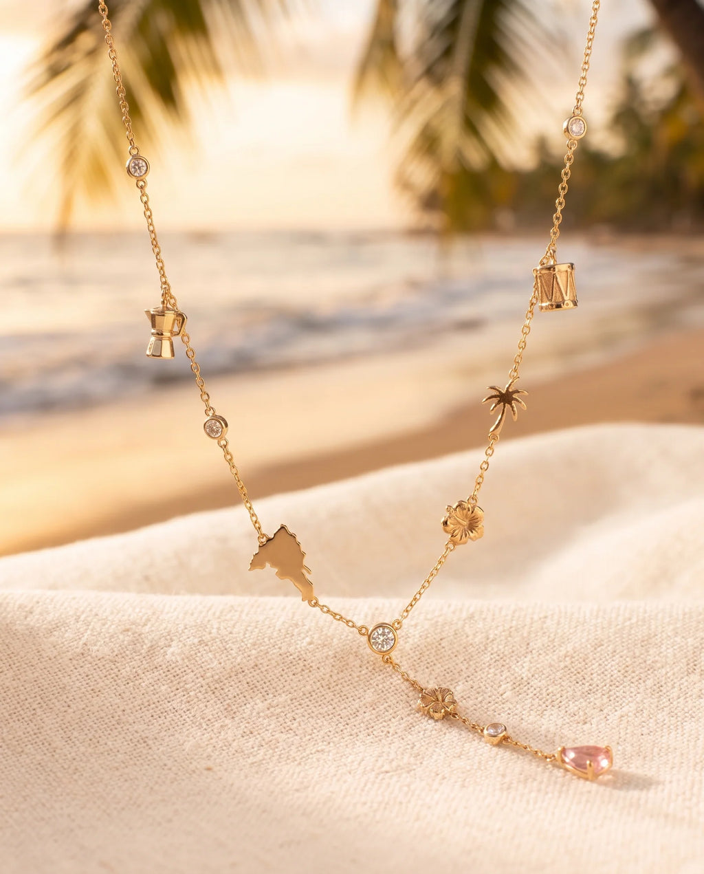 La Isla Charm Necklace — DR 🇩🇴