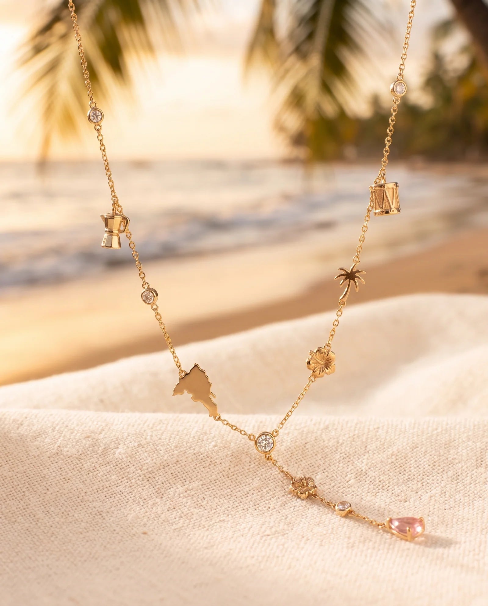 La Isla Charm Necklace — DR 🇩🇴